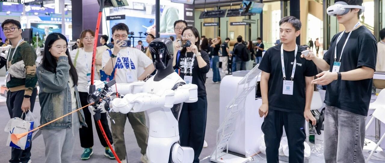 智元机器人亮相IROS 2025 ：国际挑战赛圆满收官，全系产品实战演示圈粉