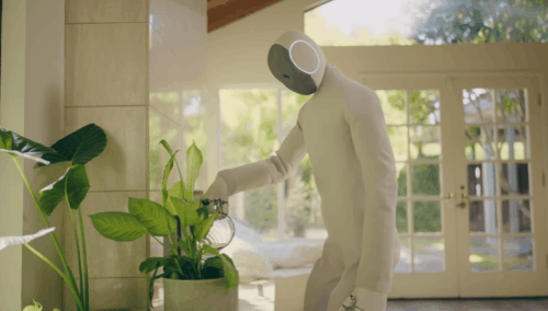 为什么活蹦乱跳的人形机器人背后,总能看到VR头显的身影?