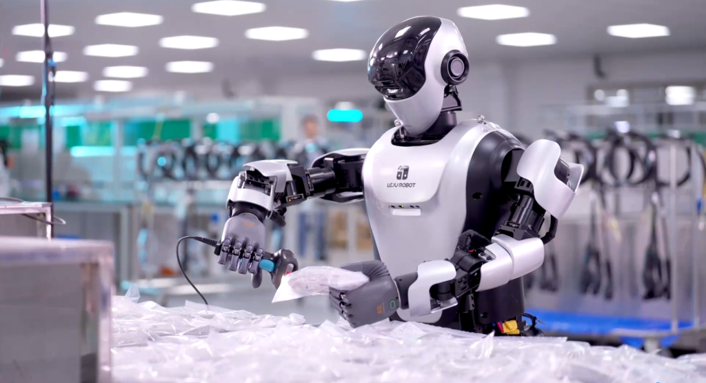 应用场景拓新人形机器人产业“加速跑”-新华网