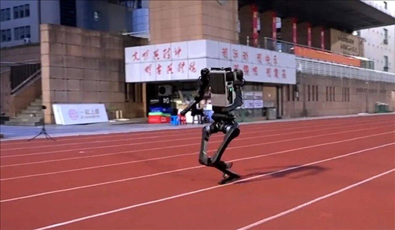 中国宇树机器人百米跑10秒逼近「飞人」博尔特| 神州生活圈| 中国| 世界新闻网