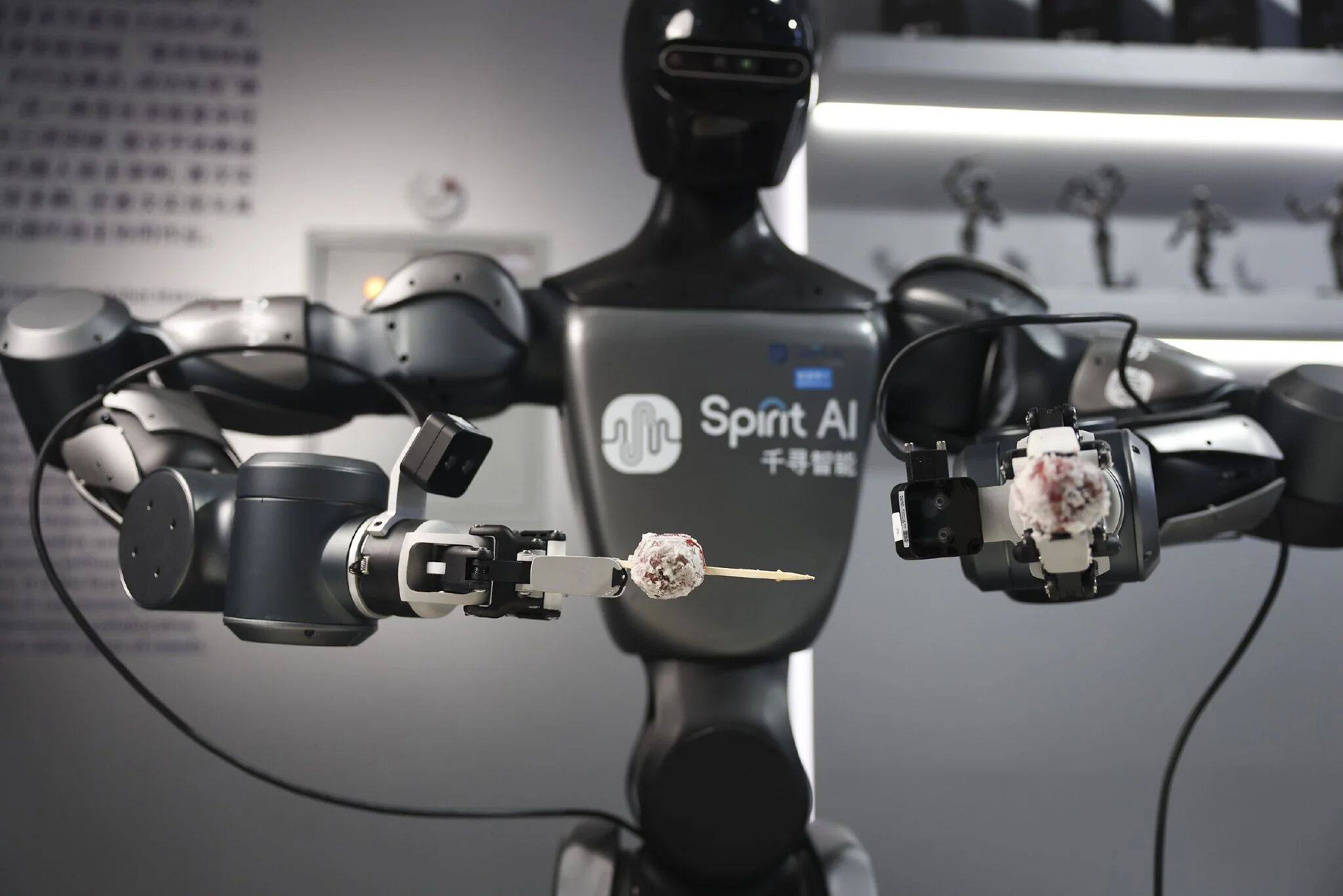 30天融资30亿！雷军和马云联手领投千寻智能|云锋基金|面壁智能|小米科技|机器人|资本_手机新浪网